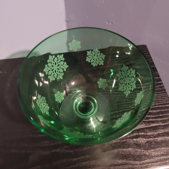 Snowflake Bowl - Picture 2 of 2